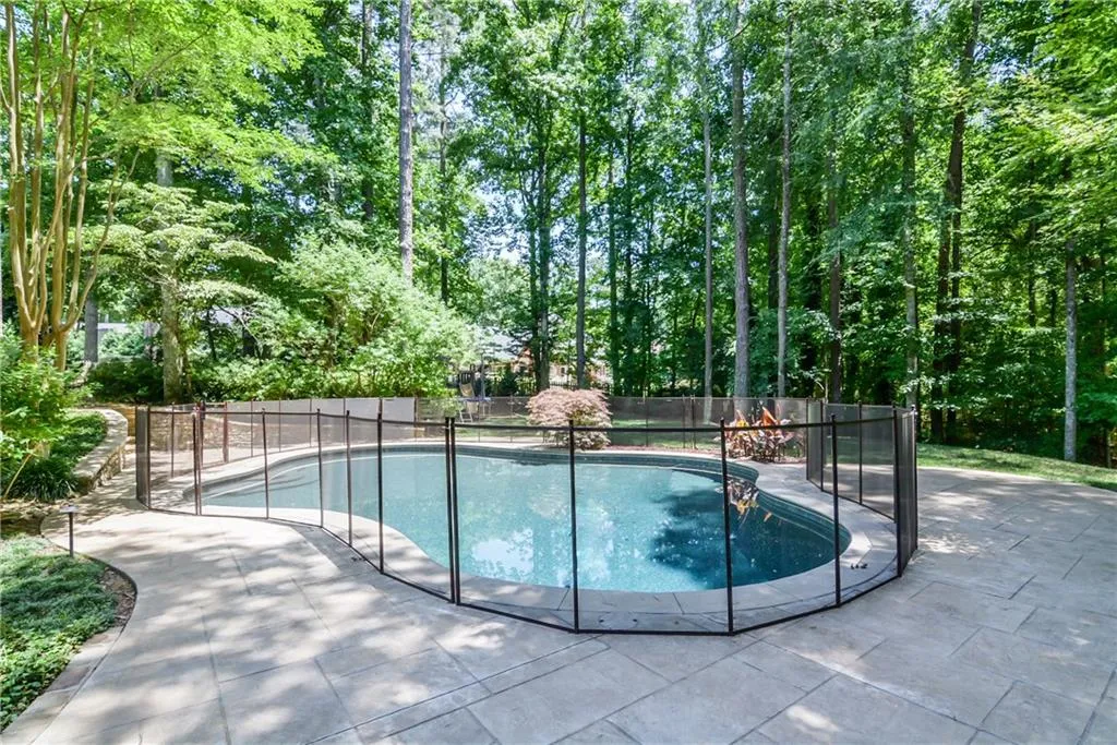 7450 Hunters Woods Drive, Sandy Springs, Georgia 30350, 6 Bedrooms Bedrooms, ,5 BathroomsBathrooms,Residential,Sold,7450 Hunters Woods Drive,5706206