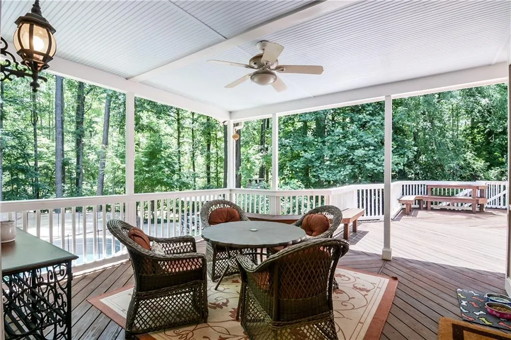 7450 Hunters Woods Drive, Sandy Springs, Georgia 30350, 6 Bedrooms Bedrooms, ,5 BathroomsBathrooms,Residential,Sold,7450 Hunters Woods Drive,5706206