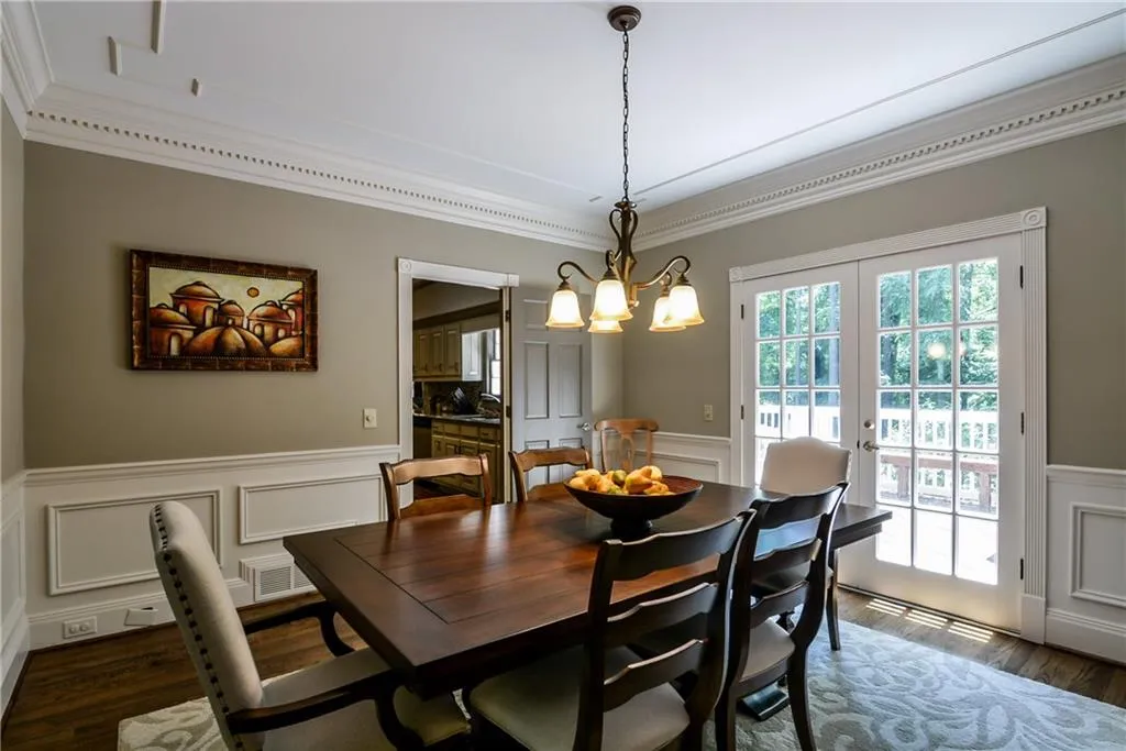 7450 Hunters Woods Drive, Sandy Springs, Georgia 30350, 6 Bedrooms Bedrooms, ,5 BathroomsBathrooms,Residential,Sold,7450 Hunters Woods Drive,5706206