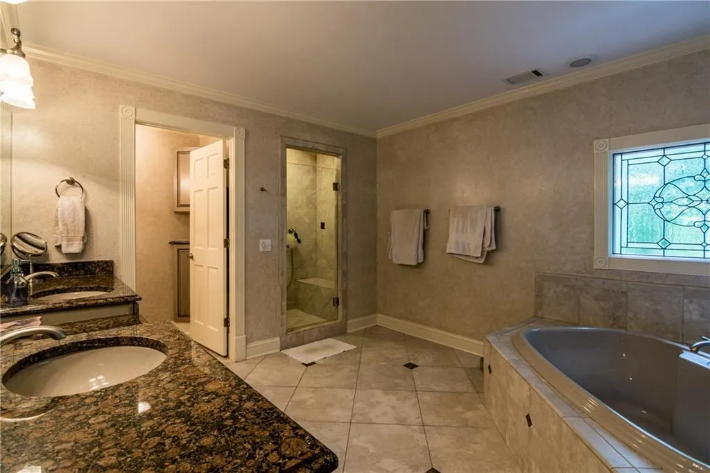 7450 Hunters Woods Drive, Sandy Springs, Georgia 30350, 6 Bedrooms Bedrooms, ,5 BathroomsBathrooms,Residential,Sold,7450 Hunters Woods Drive,5706206