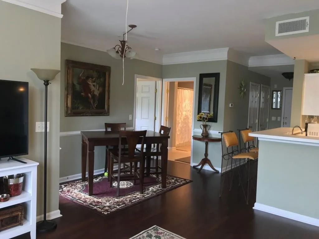 2700 Ne Pine Tree Road Road Ne Unit 1217, Atlanta, Georgia 30324, 2 Bedrooms Bedrooms, ,2 BathroomsBathrooms,Residential,Sold,2700 Ne Pine Tree Road Road Ne Unit 1217,6026042