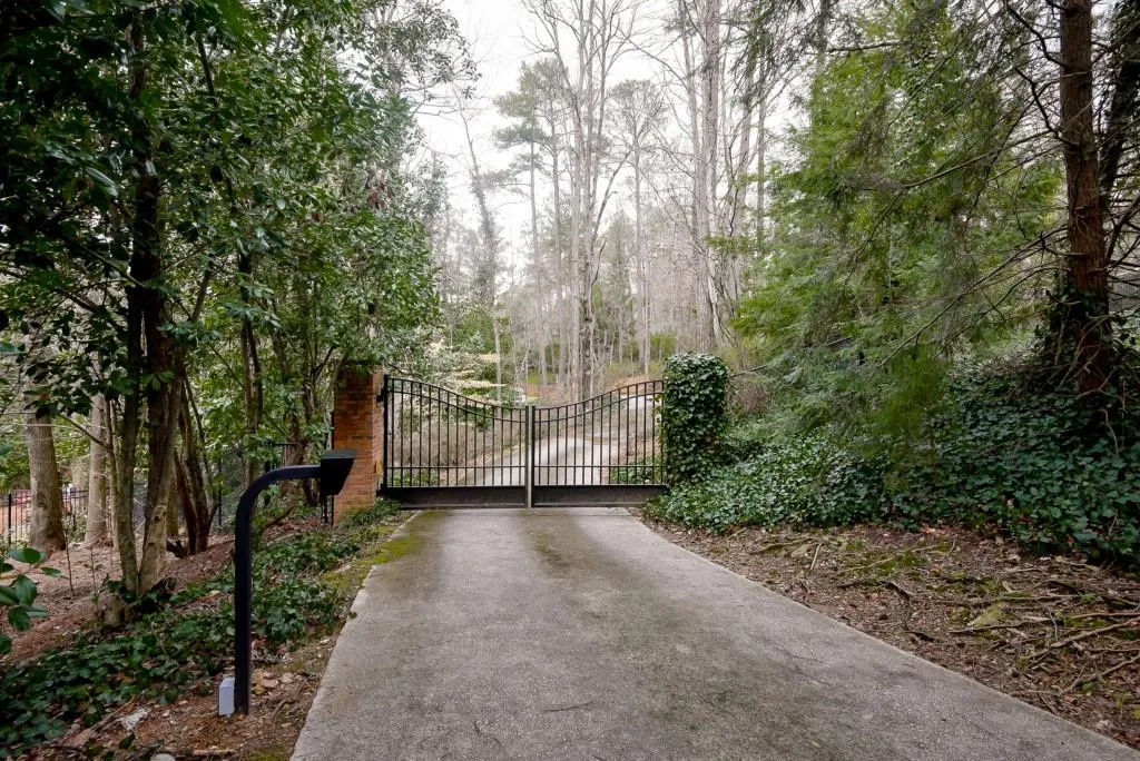 285 Grapevine Run, Atlanta, Georgia 30350, 5 Bedrooms Bedrooms, ,3 BathroomsBathrooms,Residential,Sold,285 Grapevine Run,5652414