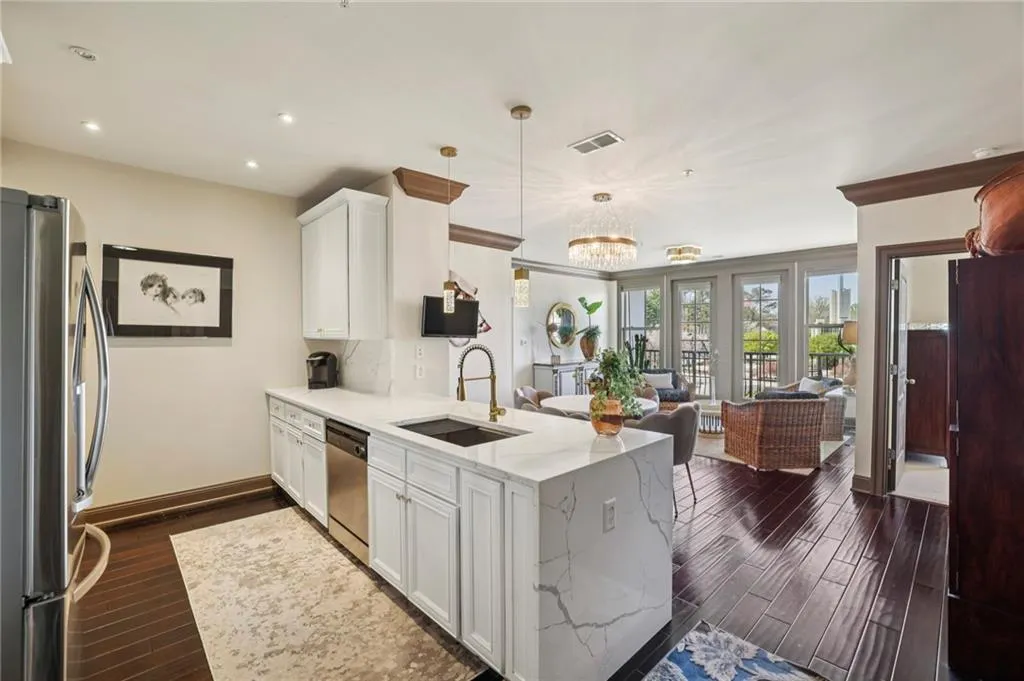 901 Abernathy Road Ne Unit 6110, Atlanta, Georgia 30328, 3 Bedrooms Bedrooms, ,2 BathroomsBathrooms,Residential,For Sale,901 Abernathy Road Ne Unit 6110,7731879