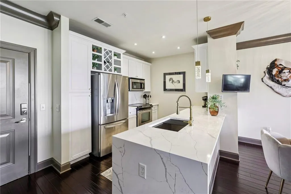 901 Abernathy Road Ne Unit 6110, Atlanta, Georgia 30328, 3 Bedrooms Bedrooms, ,2 BathroomsBathrooms,Residential,For Sale,901 Abernathy Road Ne Unit 6110,7731879