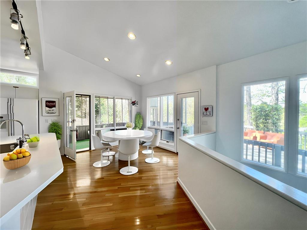 13 Heards Overlook, Sandy Springs, Georgia 30328, 4 Bedrooms Bedrooms, ,4 BathroomsBathrooms,Residential,Sold,13 Heards Overlook,7265884