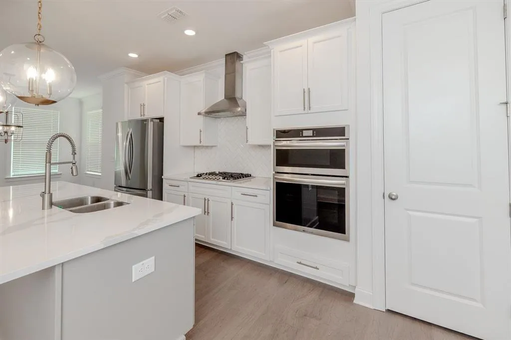 6595 Beacon Drive, Atlanta, Georgia 30328, 3 Bedrooms Bedrooms, ,3 BathroomsBathrooms,Residential,For Sale,6595 Beacon Drive,7641114