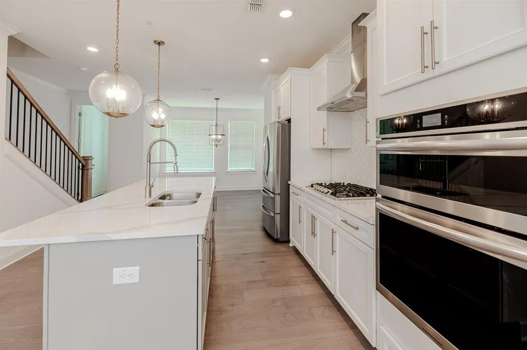 6595 Beacon Drive, Atlanta, Georgia 30328, 3 Bedrooms Bedrooms, ,3 BathroomsBathrooms,Residential,For Sale,6595 Beacon Drive,7641114