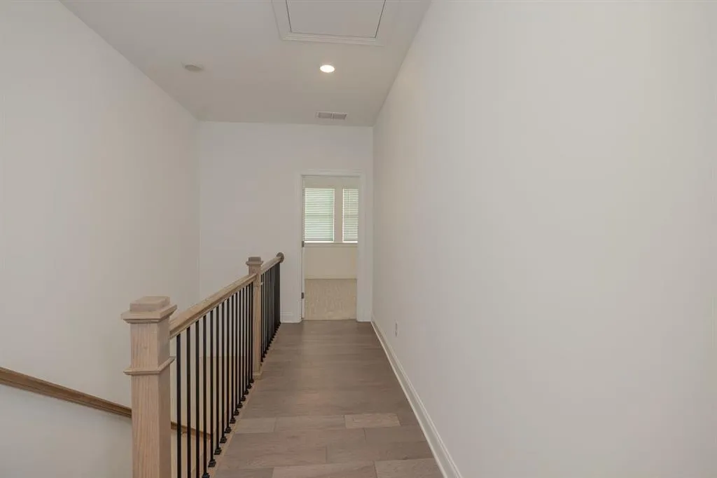 6595 Beacon Drive, Atlanta, Georgia 30328, 3 Bedrooms Bedrooms, ,3 BathroomsBathrooms,Residential,For Sale,6595 Beacon Drive,7641114
