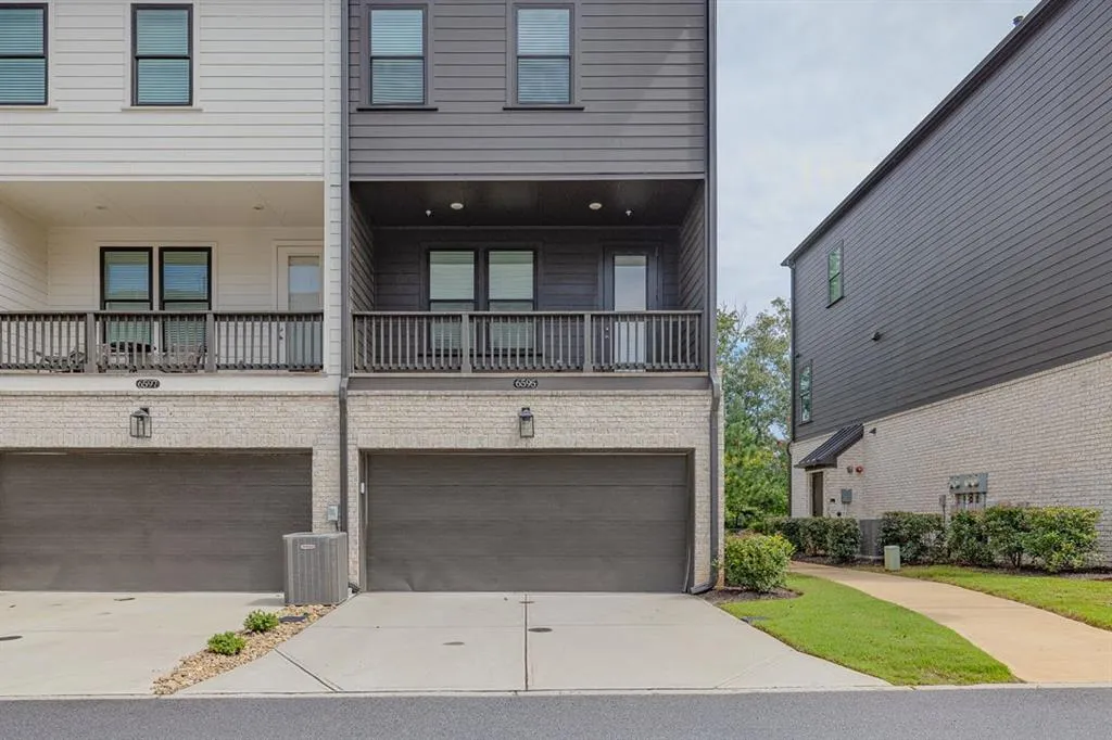 6595 Beacon Drive, Atlanta, Georgia 30328, 3 Bedrooms Bedrooms, ,3 BathroomsBathrooms,Residential,For Sale,6595 Beacon Drive,7641114