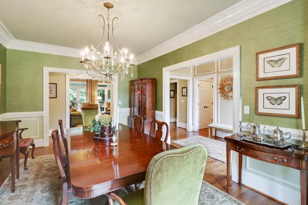 580 Avignon Court, Sandy Springs, Georgia 30350, 4 Bedrooms Bedrooms, ,3 BathroomsBathrooms,Residential,Sold,580 Avignon Court,5980046
