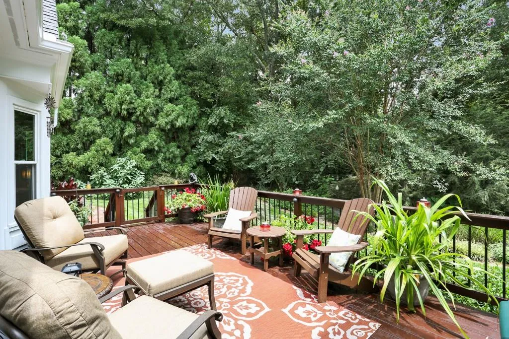 580 Avignon Court, Sandy Springs, Georgia 30350, 4 Bedrooms Bedrooms, ,3 BathroomsBathrooms,Residential,Sold,580 Avignon Court,5980046