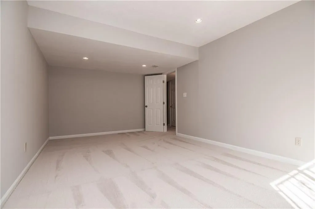 457 The North Chace, Sandy Springs, Georgia 30328, 3 Bedrooms Bedrooms, ,3 BathroomsBathrooms,Residential,Sold,457 The North Chace,6125480