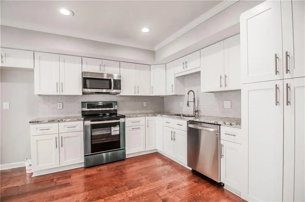 457 The North Chace, Sandy Springs, Georgia 30328, 3 Bedrooms Bedrooms, ,3 BathroomsBathrooms,Residential,Sold,457 The North Chace,6125480