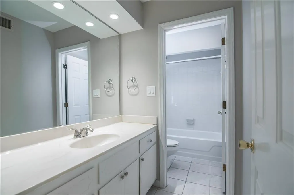 457 The North Chace, Sandy Springs, Georgia 30328, 3 Bedrooms Bedrooms, ,3 BathroomsBathrooms,Residential,Sold,457 The North Chace,6125480