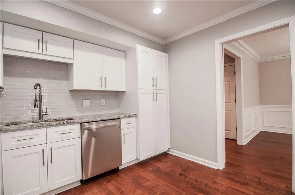 457 The North Chace, Sandy Springs, Georgia 30328, 3 Bedrooms Bedrooms, ,3 BathroomsBathrooms,Residential,Sold,457 The North Chace,6125480