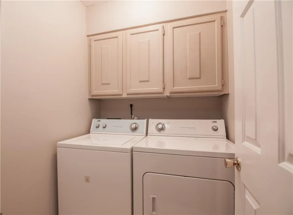 457 The North Chace, Sandy Springs, Georgia 30328, 3 Bedrooms Bedrooms, ,3 BathroomsBathrooms,Residential,Sold,457 The North Chace,6125480