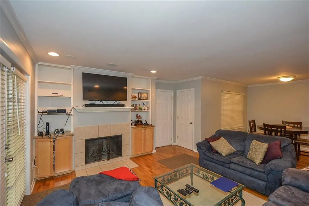 1150 Collier Road Nw Unit A3, Atlanta, Georgia 30318, 2 Bedrooms Bedrooms, ,2 BathroomsBathrooms,Residential,Sold,1150 Collier Road Nw Unit A3,5901813