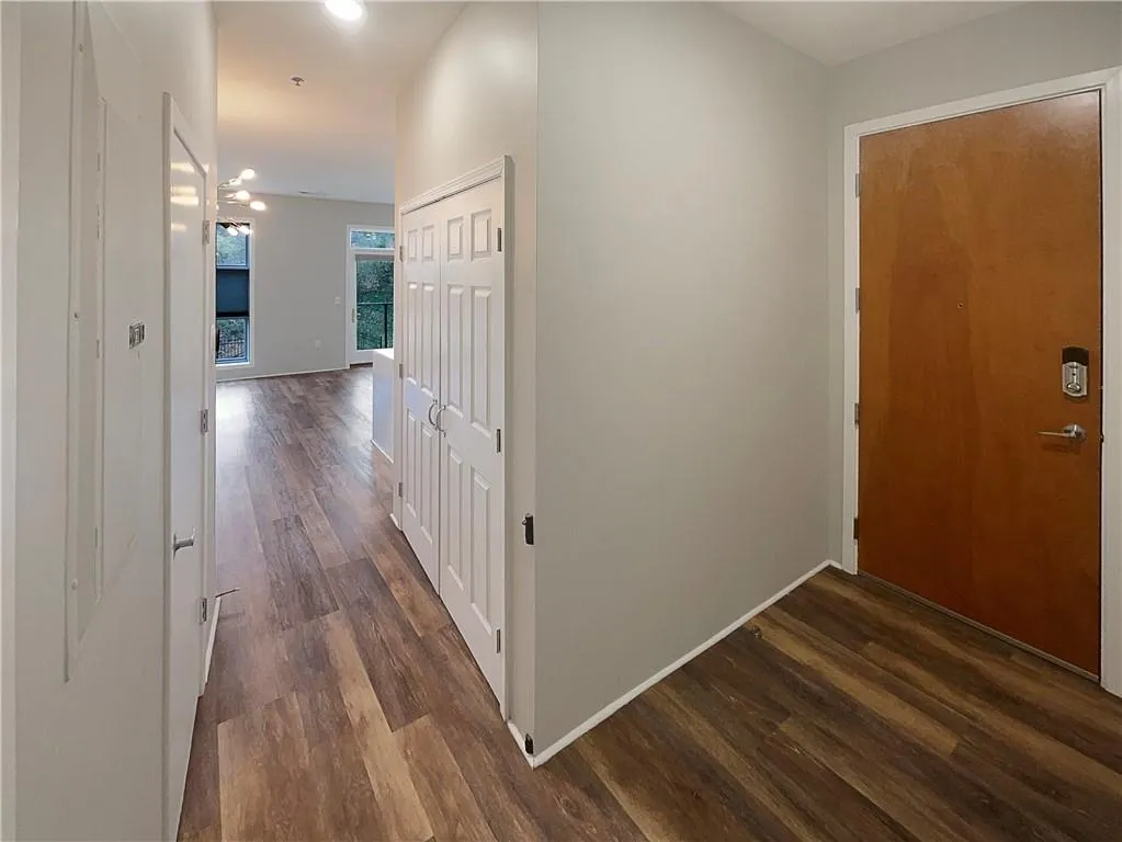 560 Dutch Valley Road Ne Unit 2301, Atlanta, Georgia 30324, 1 Bedroom Bedrooms, ,1 BathroomBathrooms,Residential,For Sale,560 Dutch Valley Road Ne Unit 2301,7536685