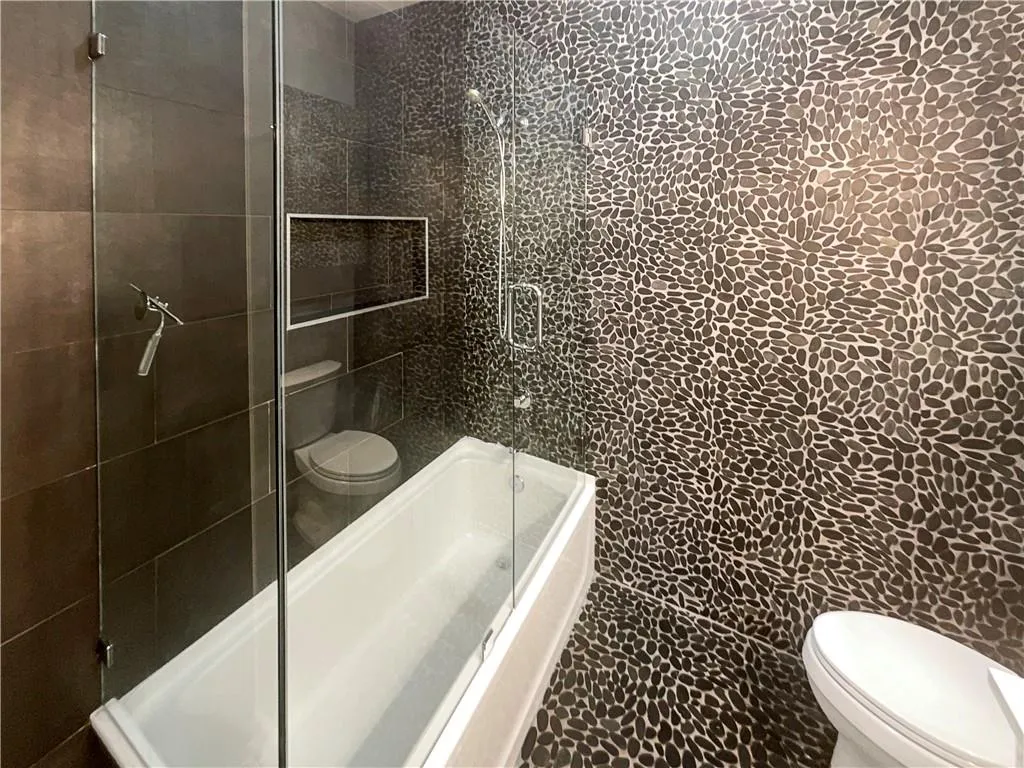 560 Dutch Valley Road Ne Unit 2301, Atlanta, Georgia 30324, 1 Bedroom Bedrooms, ,1 BathroomBathrooms,Residential,For Sale,560 Dutch Valley Road Ne Unit 2301,7536685