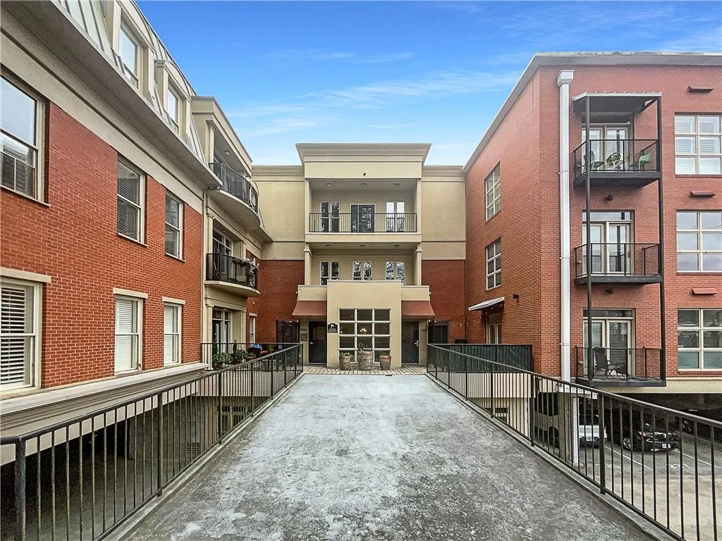 560 Dutch Valley Road Ne Unit 2301, Atlanta, Georgia 30324, 1 Bedroom Bedrooms, ,1 BathroomBathrooms,Residential,For Sale,560 Dutch Valley Road Ne Unit 2301,7536685