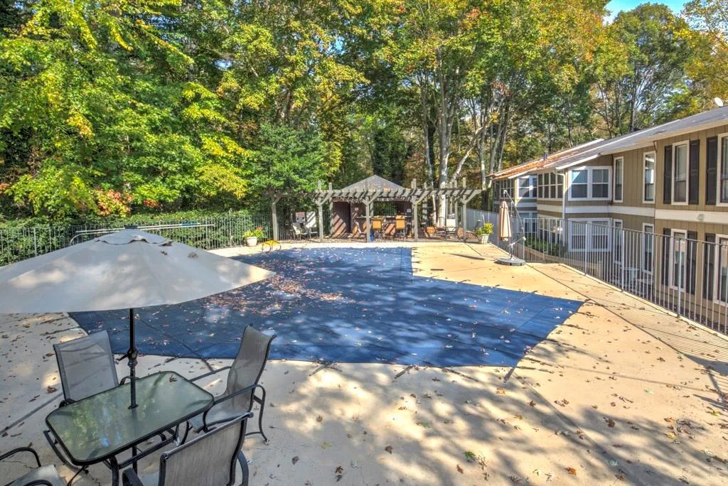 5151 Roswell Road Unit 1, Atlanta, Georgia 30342, 2 Bedrooms Bedrooms, ,2 BathroomsBathrooms,Residential,Sold,5151 Roswell Road Unit 1,5769649