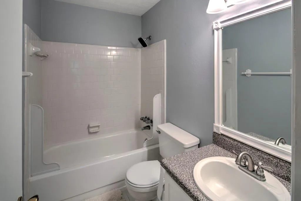 5151 Roswell Road Unit 1, Atlanta, Georgia 30342, 2 Bedrooms Bedrooms, ,2 BathroomsBathrooms,Residential,Sold,5151 Roswell Road Unit 1,5769649