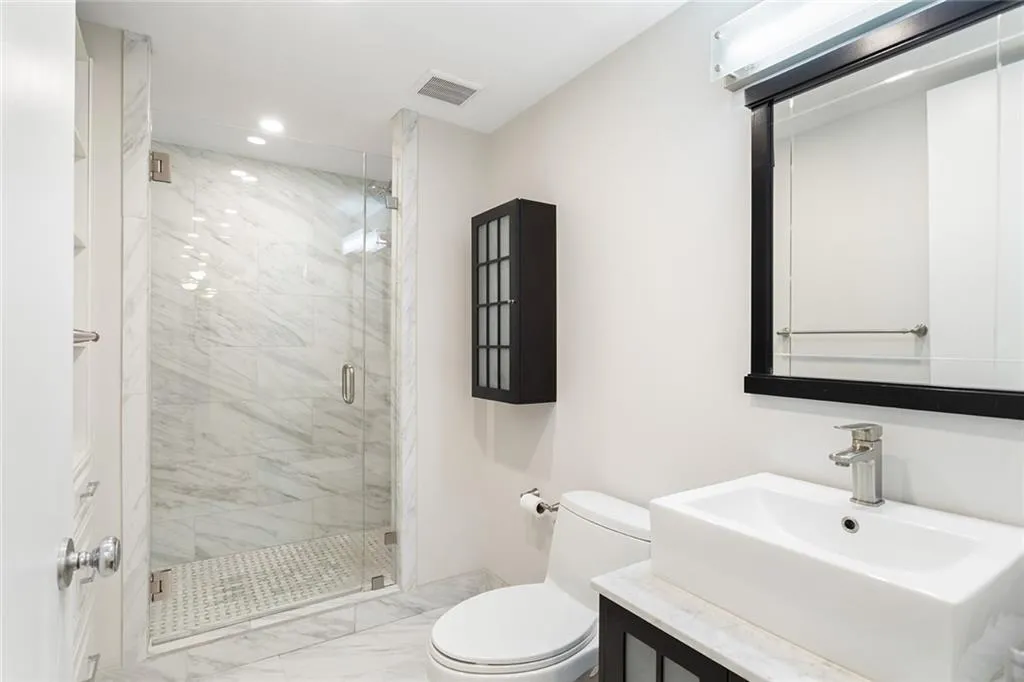130 26th Street Nw Unit 205, Atlanta, Georgia 30309, 2 Bedrooms Bedrooms, ,1 BathroomBathrooms,Residential,For Sale,130 26th Street Nw Unit 205,7626620