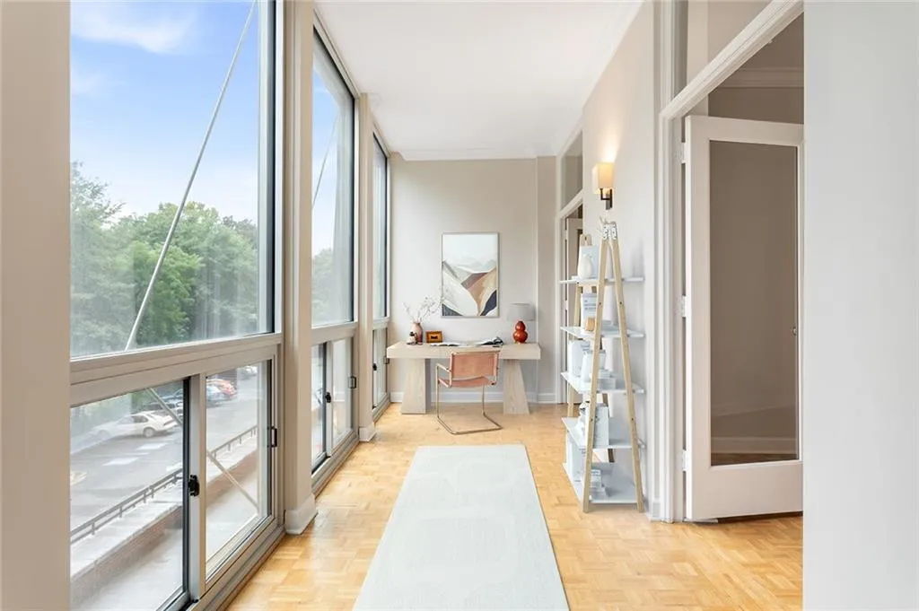 130 26th Street Nw Unit 205, Atlanta, Georgia 30309, 2 Bedrooms Bedrooms, ,1 BathroomBathrooms,Residential,For Sale,130 26th Street Nw Unit 205,7626620