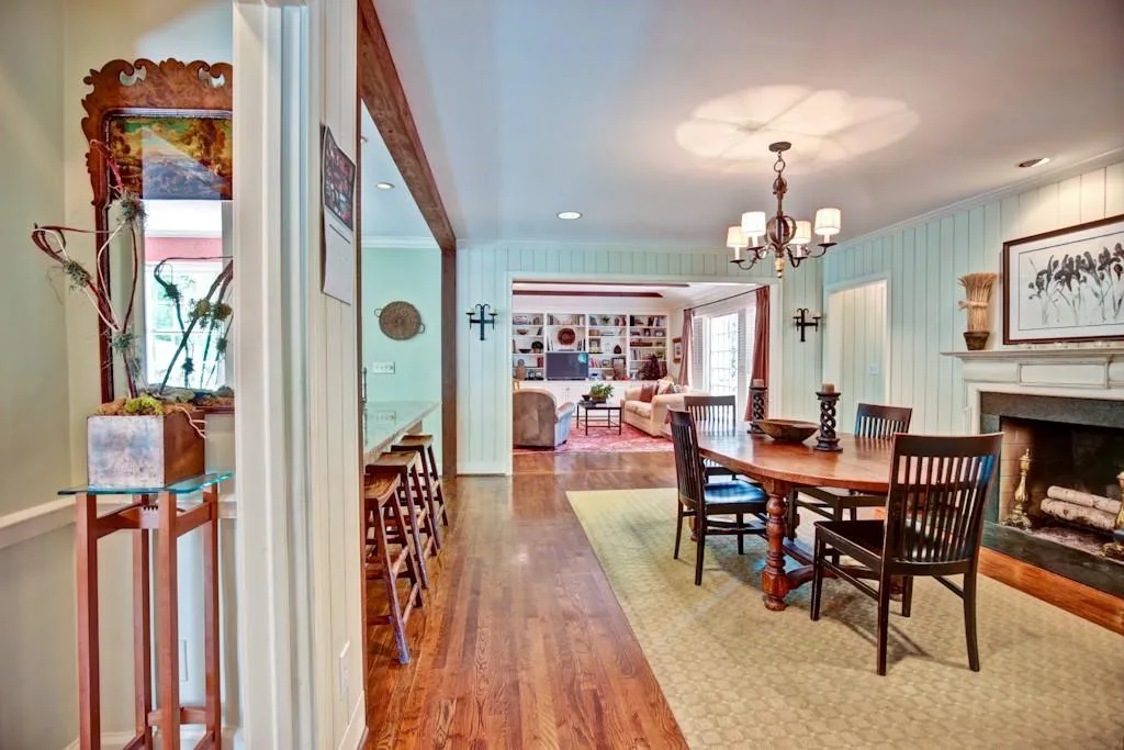 3109 Rockingham Drive, Atlanta, Georgia 30327, 5 Bedrooms Bedrooms, ,4 BathroomsBathrooms,Residential,Sold,3109 Rockingham Drive,5736252