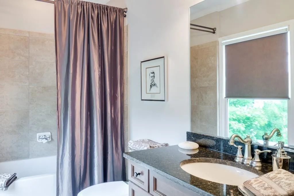 684 Lockton Place, Atlanta, Georgia 30342, 4 Bedrooms Bedrooms, ,4 BathroomsBathrooms,Residential,Sold,684 Lockton Place,6636666