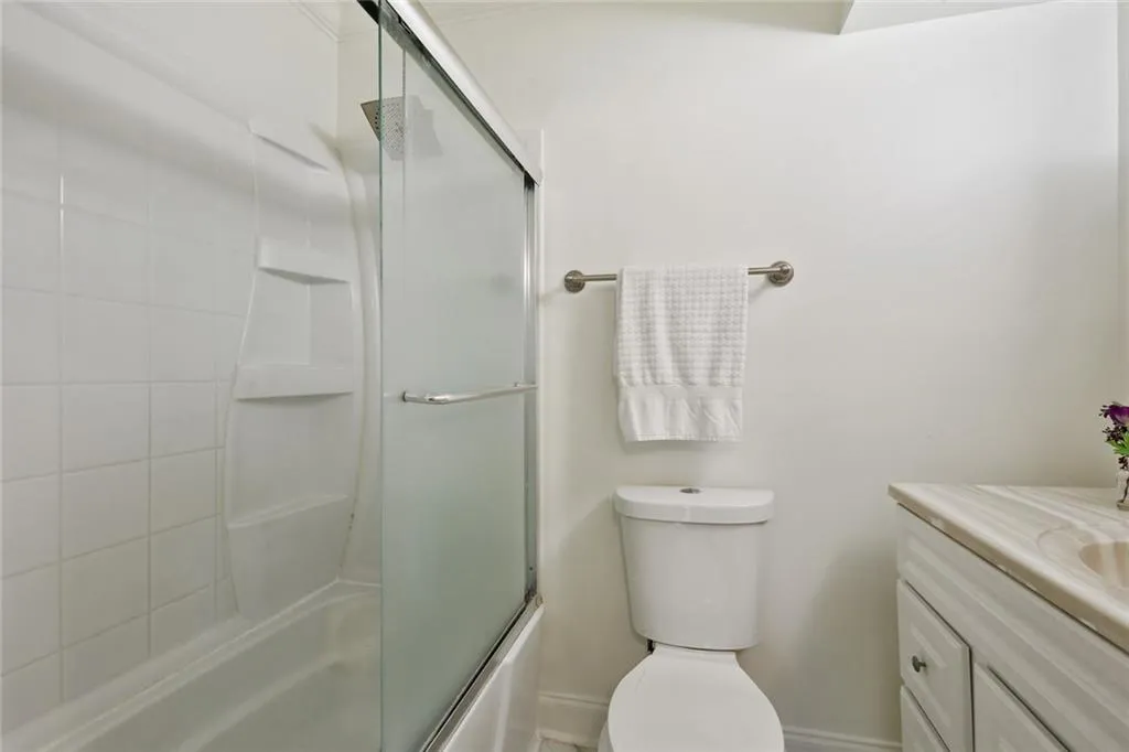 5594 Kingsport Drive Unit 17, Atlanta, Georgia 30342, 3 Bedrooms Bedrooms, ,2 BathroomsBathrooms,Residential,Sold,5594 Kingsport Drive Unit 17,6753539