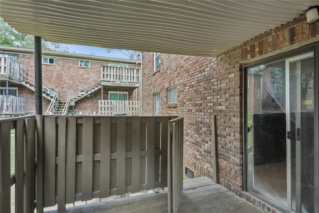 5594 Kingsport Drive Unit 17, Atlanta, Georgia 30342, 3 Bedrooms Bedrooms, ,2 BathroomsBathrooms,Residential,Sold,5594 Kingsport Drive Unit 17,6753539