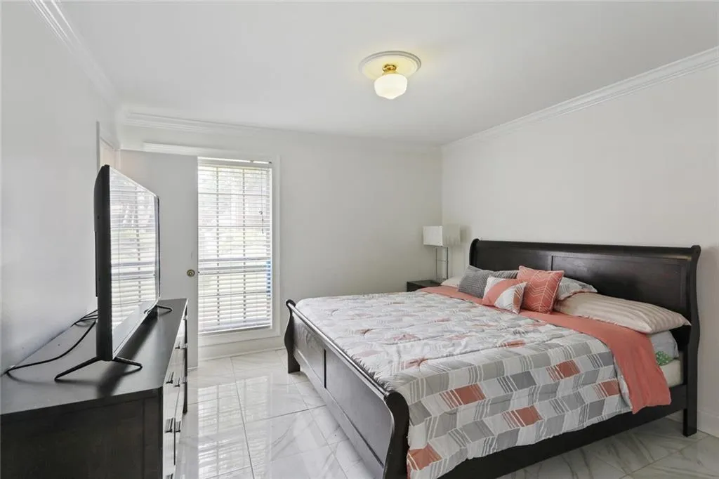 5594 Kingsport Drive Unit 17, Atlanta, Georgia 30342, 3 Bedrooms Bedrooms, ,2 BathroomsBathrooms,Residential,Sold,5594 Kingsport Drive Unit 17,6753539