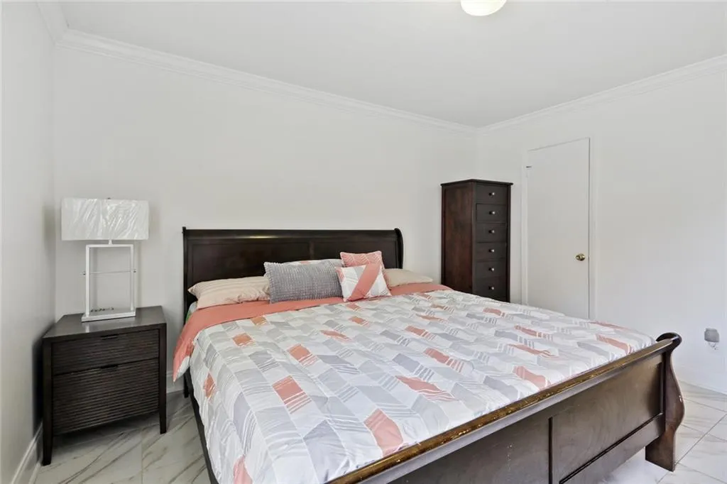5594 Kingsport Drive Unit 17, Atlanta, Georgia 30342, 3 Bedrooms Bedrooms, ,2 BathroomsBathrooms,Residential,Sold,5594 Kingsport Drive Unit 17,6753539