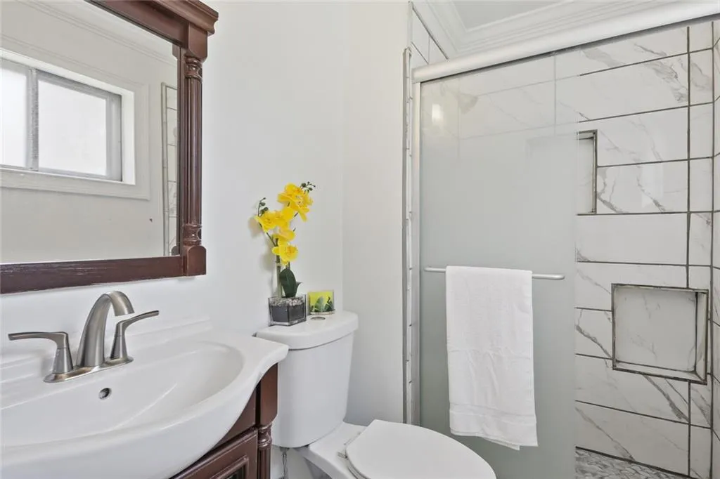 5594 Kingsport Drive Unit 17, Atlanta, Georgia 30342, 3 Bedrooms Bedrooms, ,2 BathroomsBathrooms,Residential,Sold,5594 Kingsport Drive Unit 17,6753539