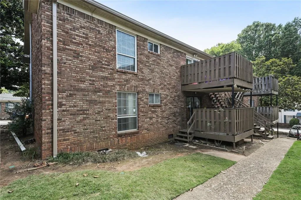 5594 Kingsport Drive Unit 17, Atlanta, Georgia 30342, 3 Bedrooms Bedrooms, ,2 BathroomsBathrooms,Residential,Sold,5594 Kingsport Drive Unit 17,6753539
