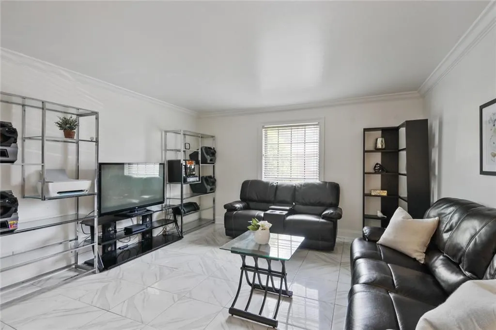 5594 Kingsport Drive Unit 17, Atlanta, Georgia 30342, 3 Bedrooms Bedrooms, ,2 BathroomsBathrooms,Residential,Sold,5594 Kingsport Drive Unit 17,6753539