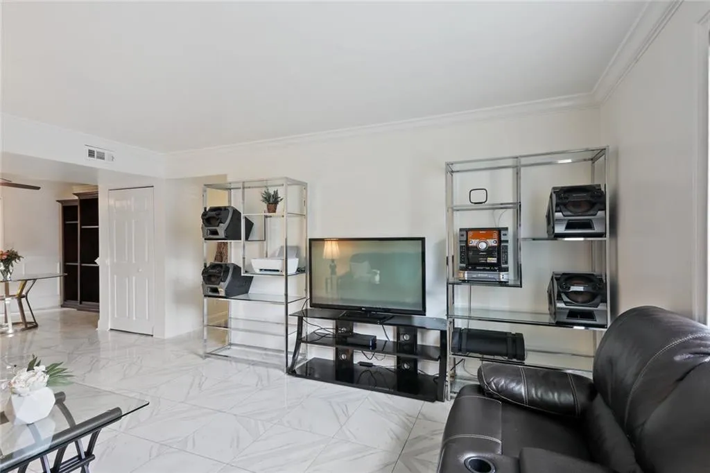 5594 Kingsport Drive Unit 17, Atlanta, Georgia 30342, 3 Bedrooms Bedrooms, ,2 BathroomsBathrooms,Residential,Sold,5594 Kingsport Drive Unit 17,6753539