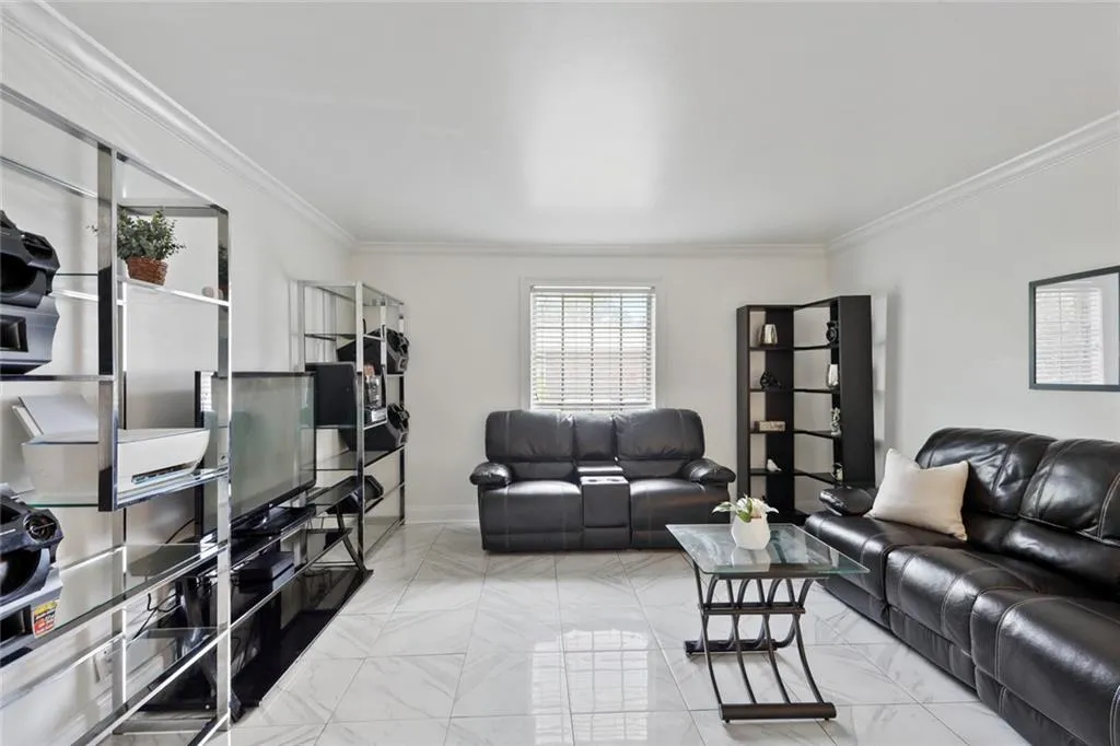 5594 Kingsport Drive Unit 17, Atlanta, Georgia 30342, 3 Bedrooms Bedrooms, ,2 BathroomsBathrooms,Residential,Sold,5594 Kingsport Drive Unit 17,6753539