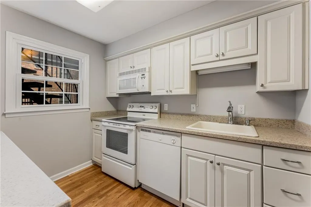 Granite counters, New Microwave and Faucet