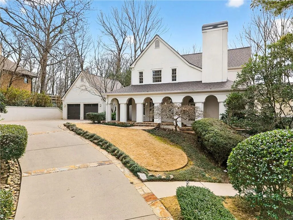 5680 Glen Errol Road, Atlanta, Georgia 30327, 4 Bedrooms Bedrooms, ,3 BathroomsBathrooms,Residential,For Sale,5680 Glen Errol Road,7722429