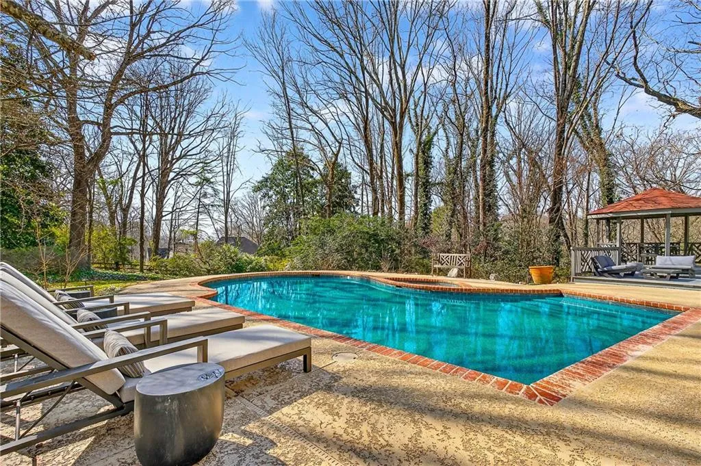 5680 Glen Errol Road, Atlanta, Georgia 30327, 4 Bedrooms Bedrooms, ,3 BathroomsBathrooms,Residential,For Sale,5680 Glen Errol Road,7722429