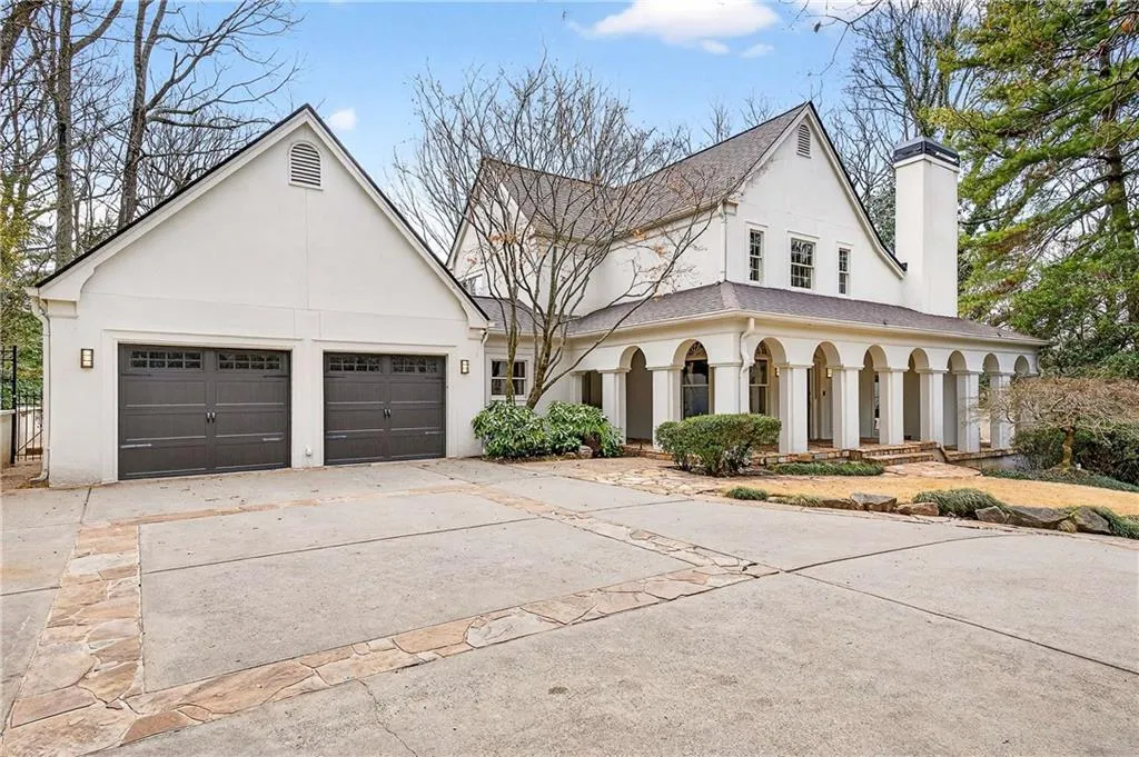 5680 Glen Errol Road, Atlanta, Georgia 30327, 4 Bedrooms Bedrooms, ,3 BathroomsBathrooms,Residential,For Sale,5680 Glen Errol Road,7722429