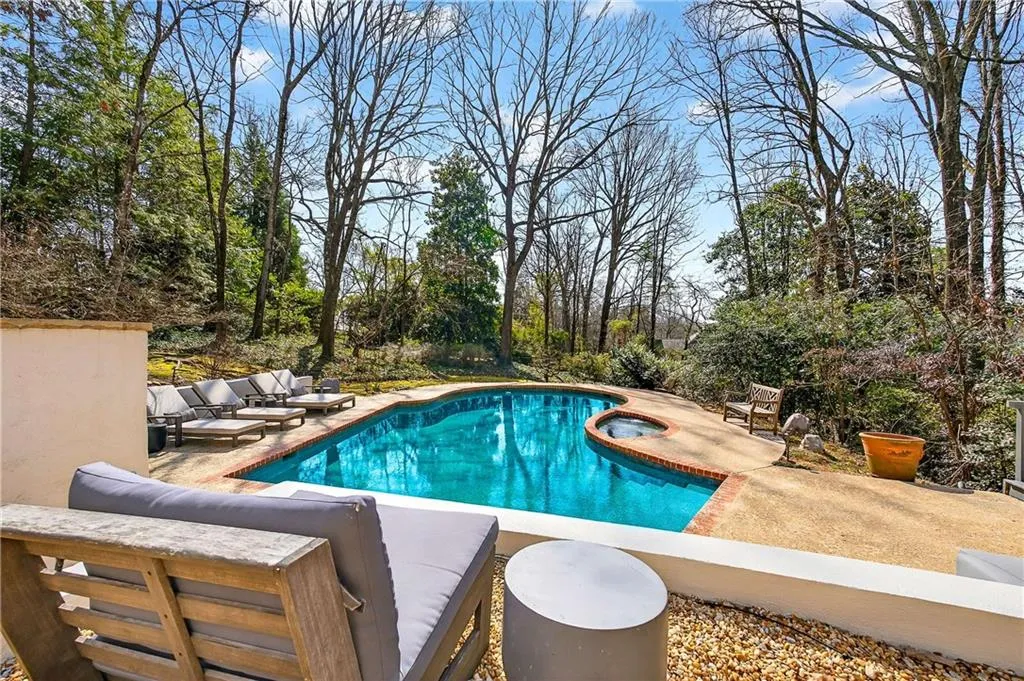 5680 Glen Errol Road, Atlanta, Georgia 30327, 4 Bedrooms Bedrooms, ,3 BathroomsBathrooms,Residential,For Sale,5680 Glen Errol Road,7722429