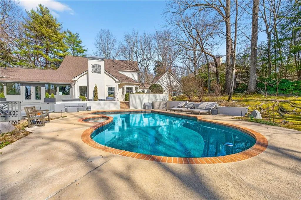 5680 Glen Errol Road, Atlanta, Georgia 30327, 4 Bedrooms Bedrooms, ,3 BathroomsBathrooms,Residential,For Sale,5680 Glen Errol Road,7722429