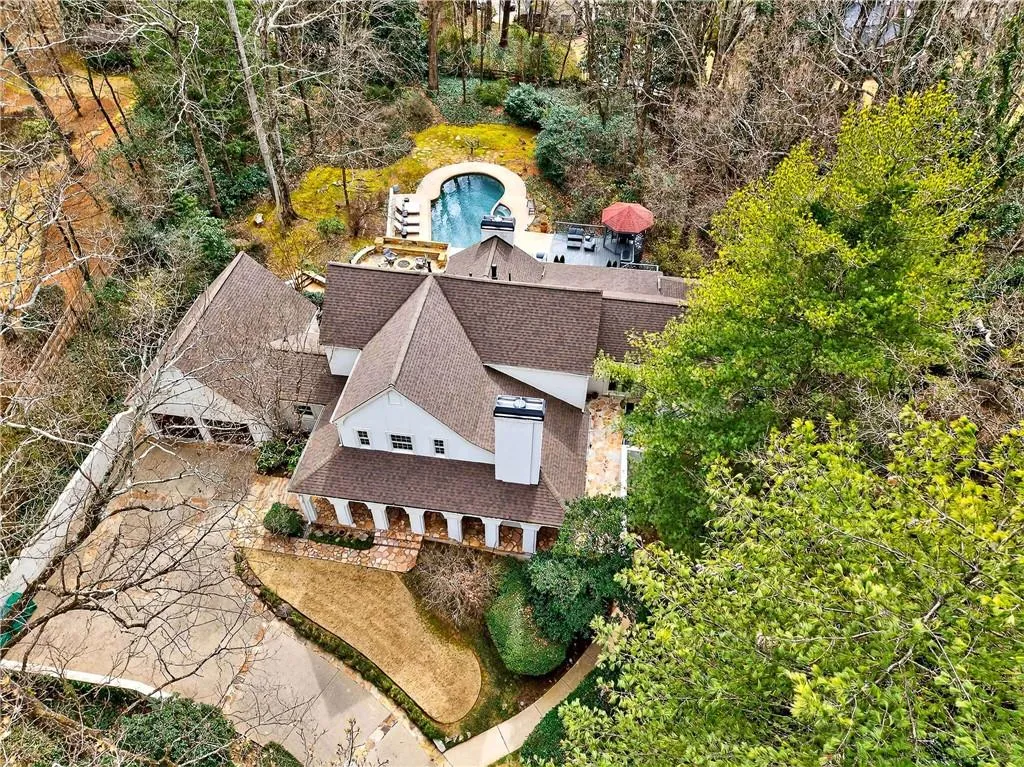 5680 Glen Errol Road, Atlanta, Georgia 30327, 4 Bedrooms Bedrooms, ,3 BathroomsBathrooms,Residential,For Sale,5680 Glen Errol Road,7722429