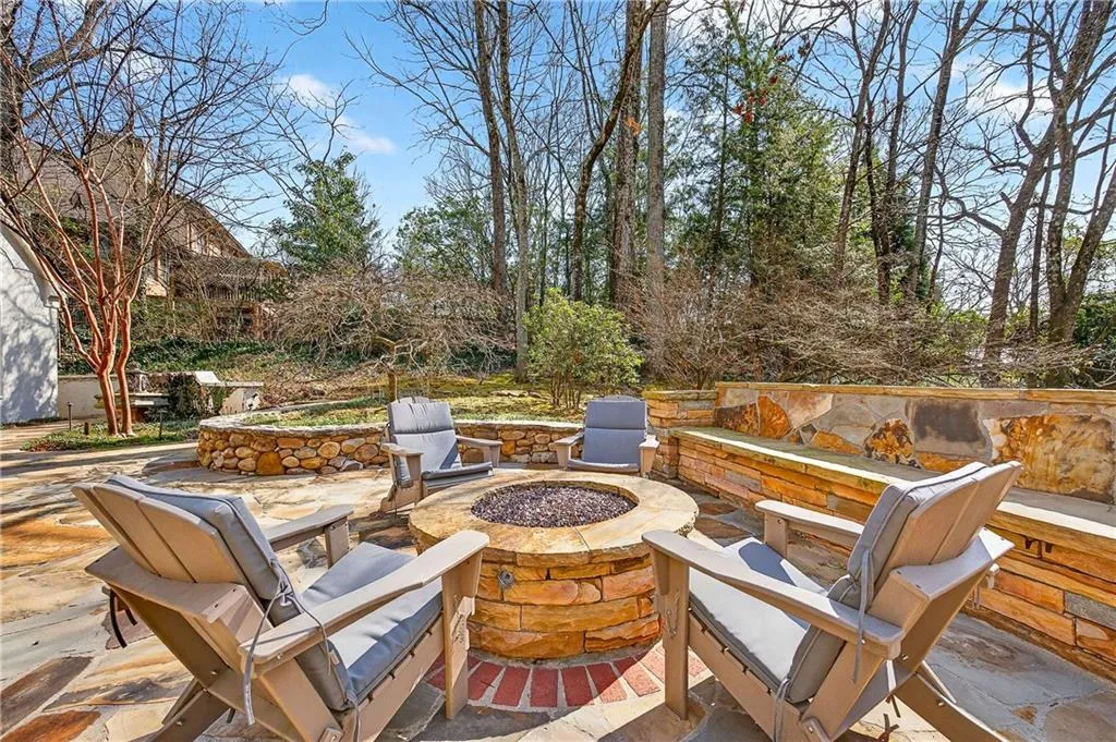 5680 Glen Errol Road, Atlanta, Georgia 30327, 4 Bedrooms Bedrooms, ,3 BathroomsBathrooms,Residential,For Sale,5680 Glen Errol Road,7722429