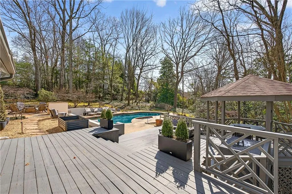 5680 Glen Errol Road, Atlanta, Georgia 30327, 4 Bedrooms Bedrooms, ,3 BathroomsBathrooms,Residential,For Sale,5680 Glen Errol Road,7722429