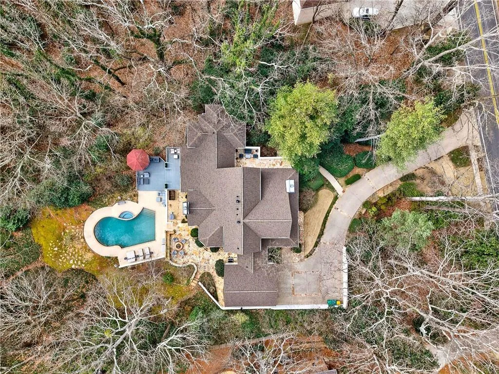 5680 Glen Errol Road, Atlanta, Georgia 30327, 4 Bedrooms Bedrooms, ,3 BathroomsBathrooms,Residential,For Sale,5680 Glen Errol Road,7722429
