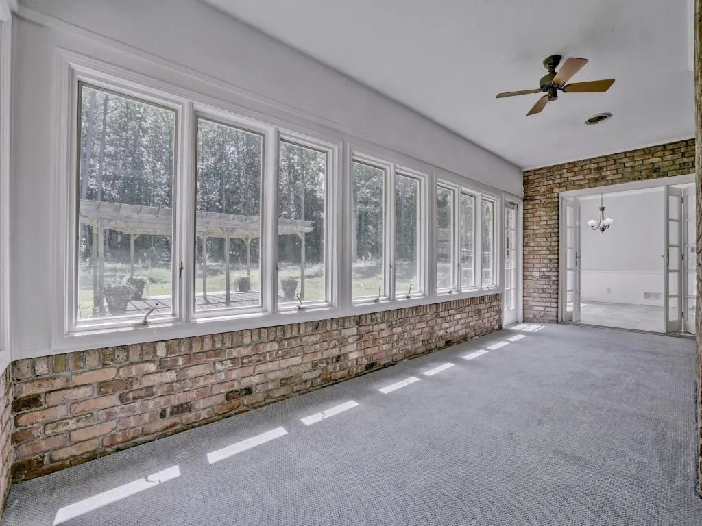 6055 Riverside Drive, Sandy Springs, Georgia 30328, 4 Bedrooms Bedrooms, ,3 BathroomsBathrooms,Residential,Sold,6055 Riverside Drive,5869187